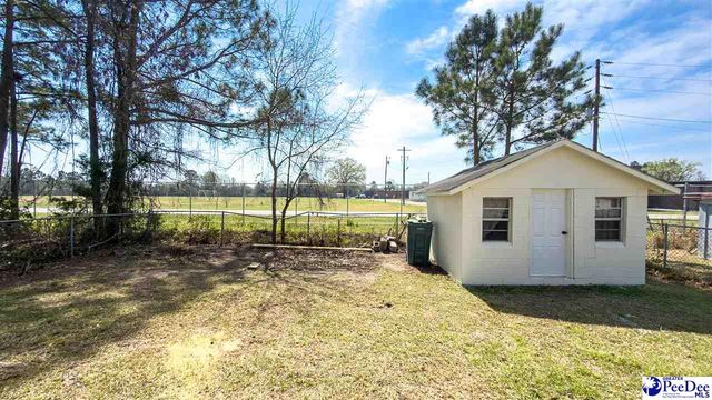 319 Floyd Ave., Lake City, SC 29560