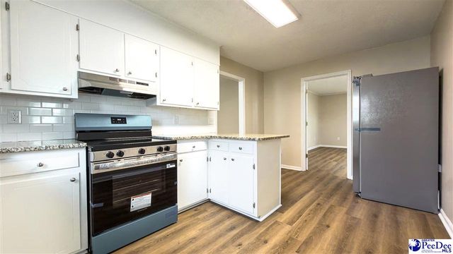 319 Floyd Ave., Lake City, SC 29560