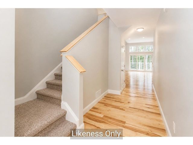 58 Mabel Way, South Burlington, VT 05403