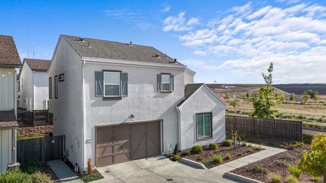 3320 Sunny Gate Ln, Folsom, CA 95630