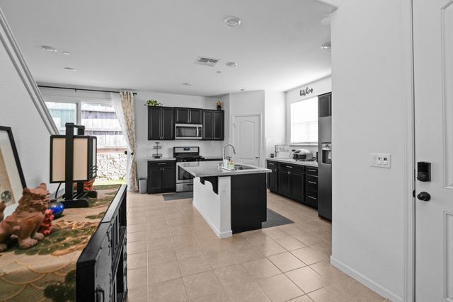 3320 Sunny Gate Ln, Folsom, CA 95630