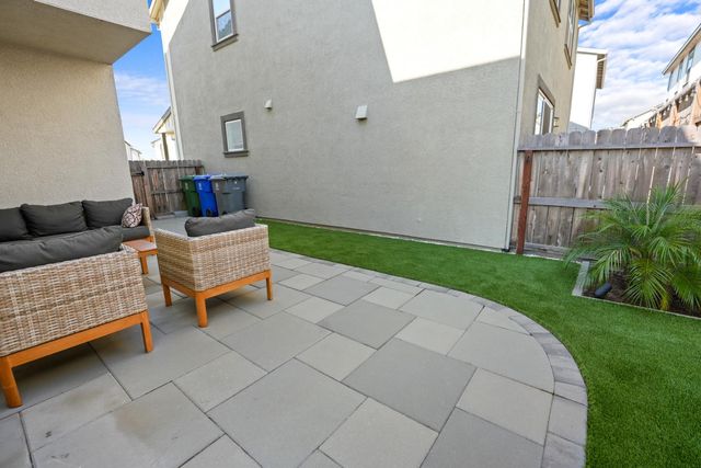 3320 Sunny Gate Ln, Folsom, CA 95630