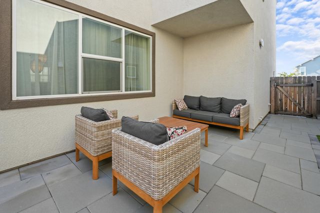 3320 Sunny Gate Ln, Folsom, CA 95630