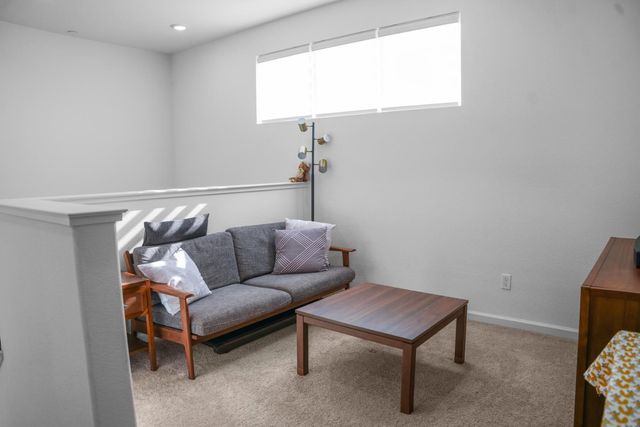3320 Sunny Gate Ln, Folsom, CA 95630