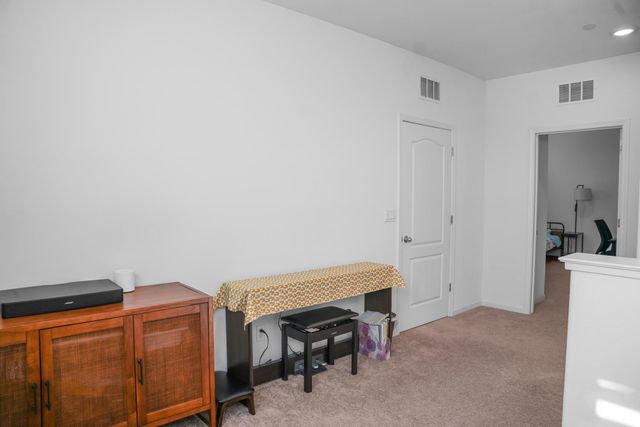 3320 Sunny Gate Ln, Folsom, CA 95630