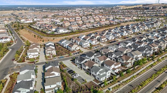 3320 Sunny Gate Ln, Folsom, CA 95630