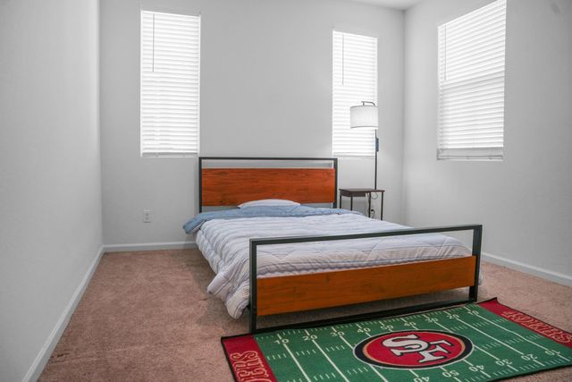 3320 Sunny Gate Ln, Folsom, CA 95630