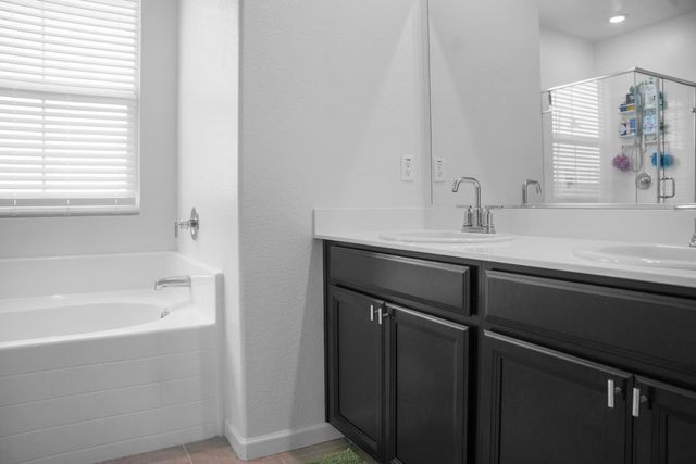 3320 Sunny Gate Ln, Folsom, CA 95630