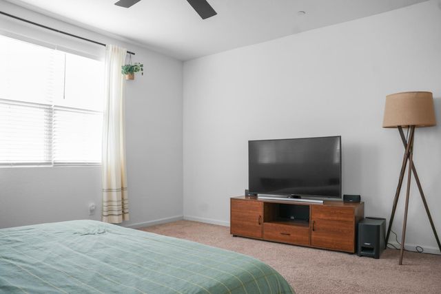 3320 Sunny Gate Ln, Folsom, CA 95630
