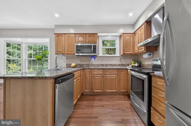 9036 ROSEWALL CT, Springfield, VA 22152