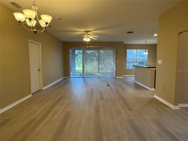 8210 WHISTLING PINE WAY, Tampa, FL 33647