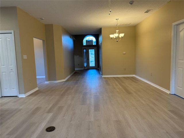 8210 WHISTLING PINE WAY, Tampa, FL 33647