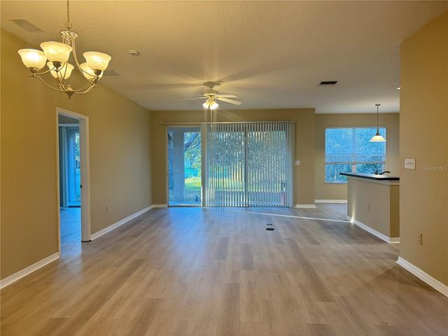 8210 WHISTLING PINE WAY, Tampa, FL 33647