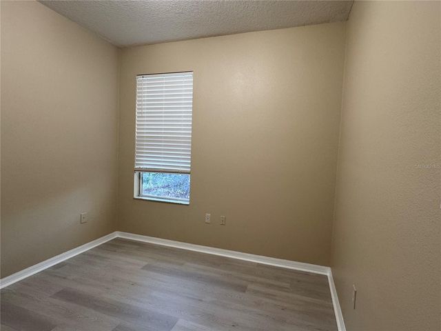 8210 WHISTLING PINE WAY, Tampa, FL 33647