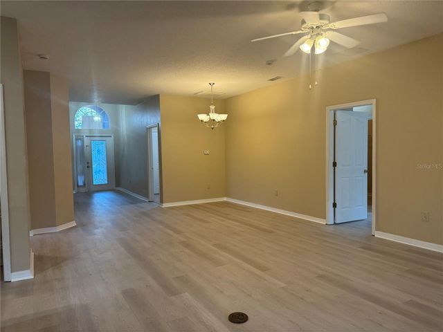 8210 WHISTLING PINE WAY, Tampa, FL 33647