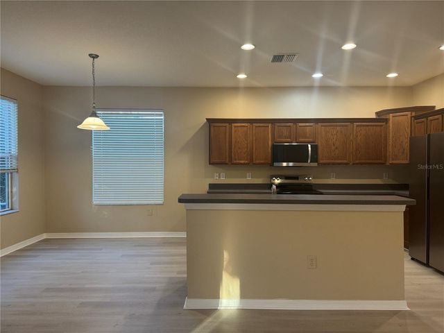 8210 WHISTLING PINE WAY, Tampa, FL 33647