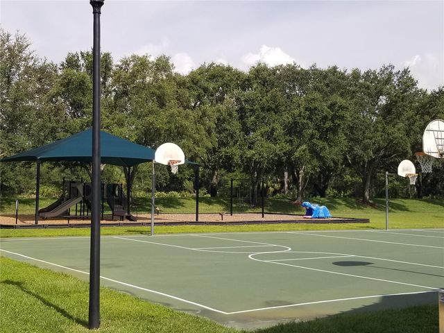 8210 WHISTLING PINE WAY, Tampa, FL 33647