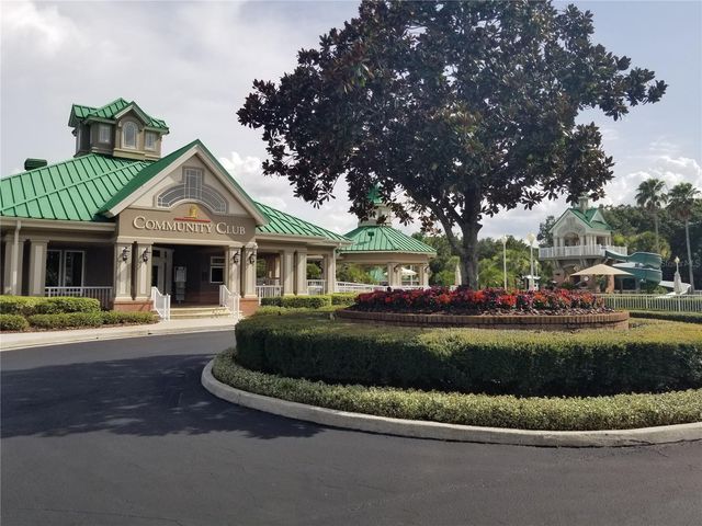 8210 WHISTLING PINE WAY, Tampa, FL 33647