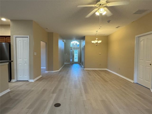8210 WHISTLING PINE WAY, Tampa, FL 33647