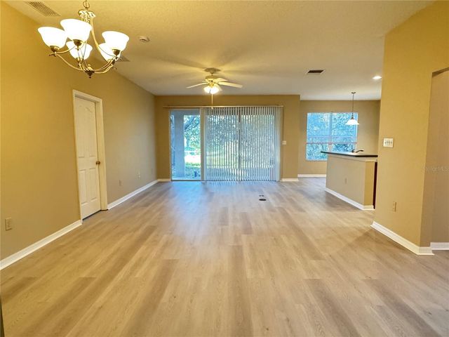 8210 WHISTLING PINE WAY, Tampa, FL 33647