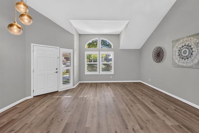 164 Hopper Ln, Folsom, CA 95630