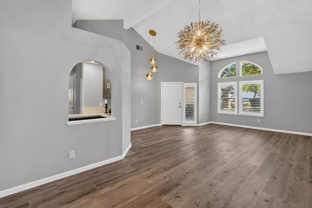 164 Hopper Ln, Folsom, CA 95630