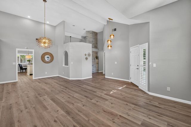 164 Hopper Ln, Folsom, CA 95630