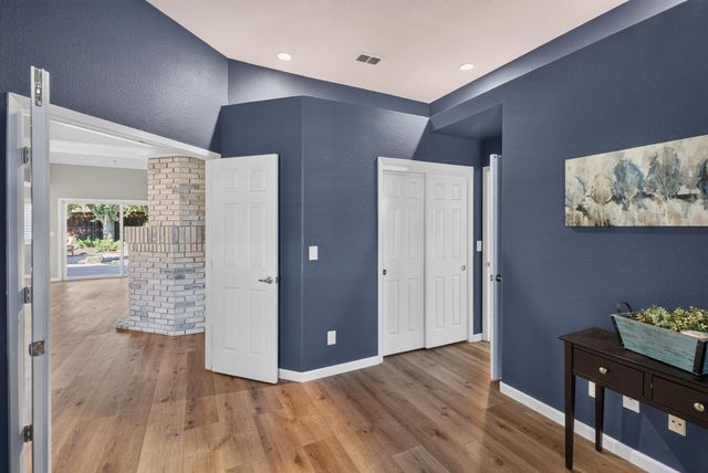 164 Hopper Ln, Folsom, CA 95630