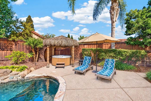 164 Hopper Ln, Folsom, CA 95630