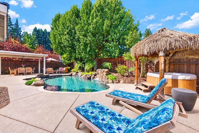 164 Hopper Ln, Folsom, CA 95630