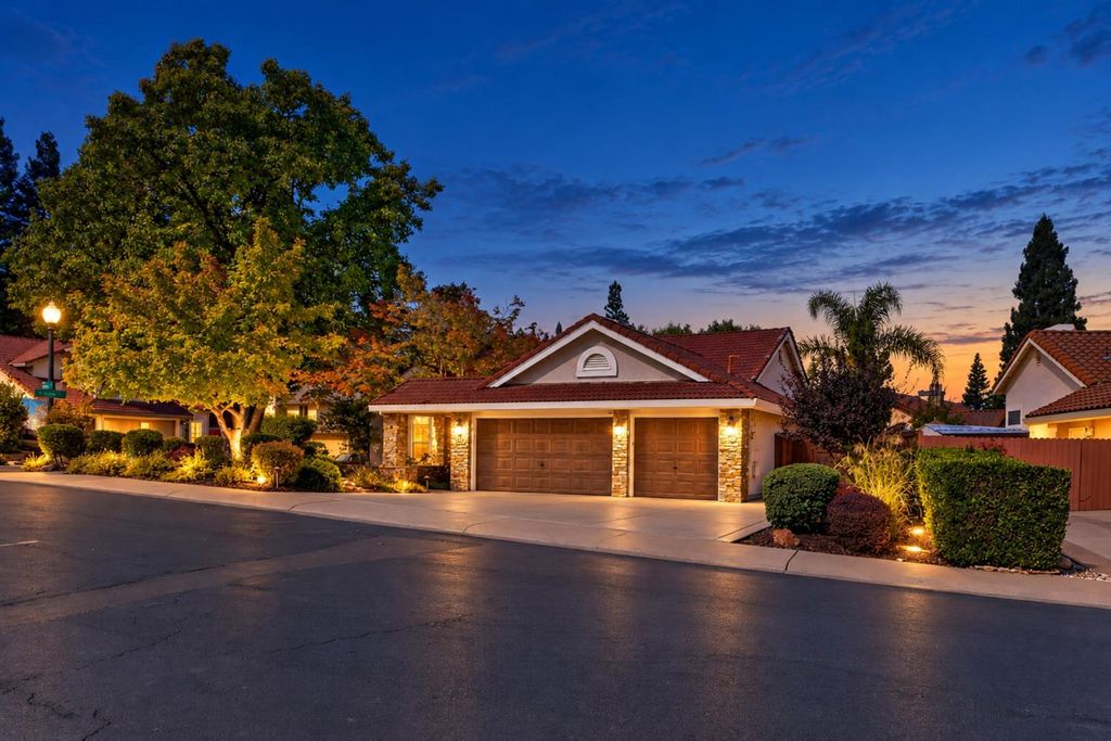 164 Hopper Ln, Folsom, CA 95630