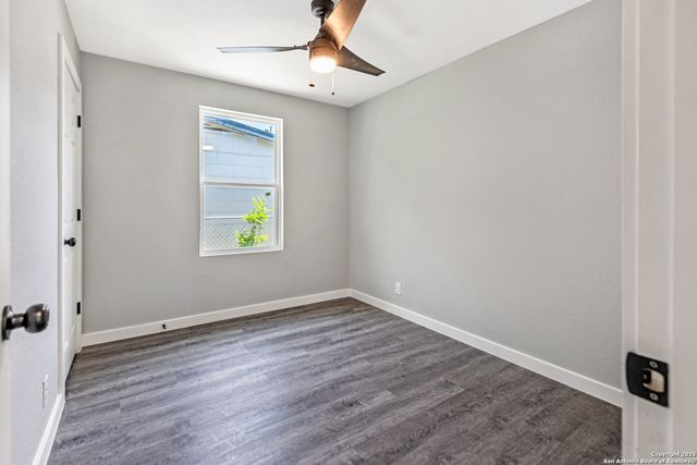 419 Hub Ave, San Antonio, TX 78220