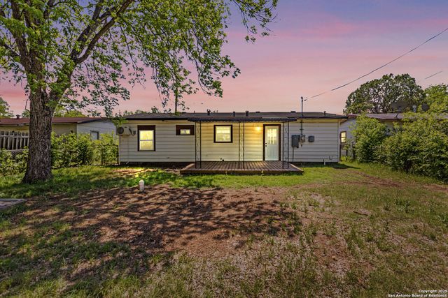 419 Hub Ave, San Antonio, TX 78220