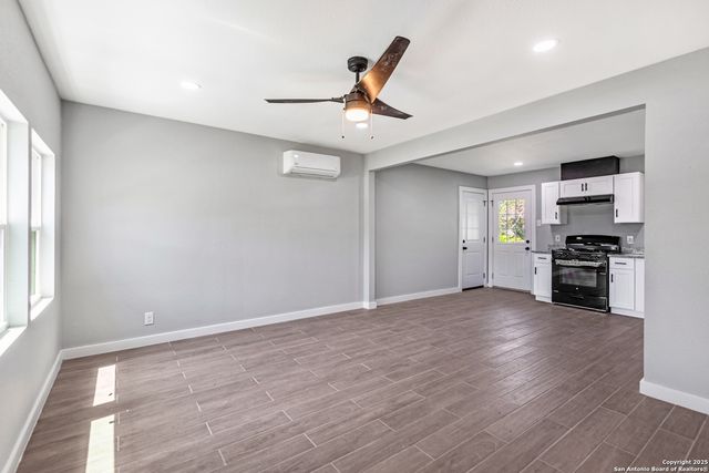 419 Hub Ave, San Antonio, TX 78220