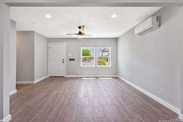 419 Hub Ave, San Antonio, TX 78220