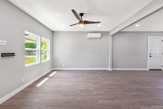 419 Hub Ave, San Antonio, TX 78220