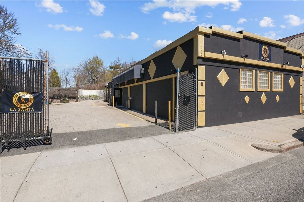 727 Cranston Street, Providence, RI 02907