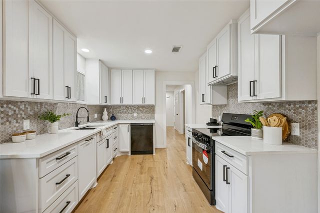 4305 Cummings Drive, North Richland Hills, TX 76180