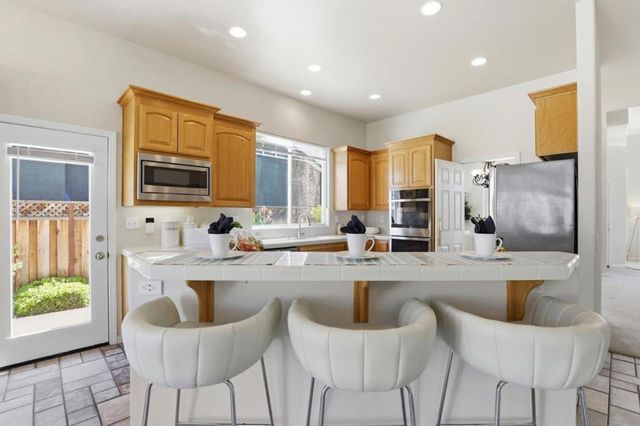 1201 Blue Parrot Court, Gilroy, CA 95020