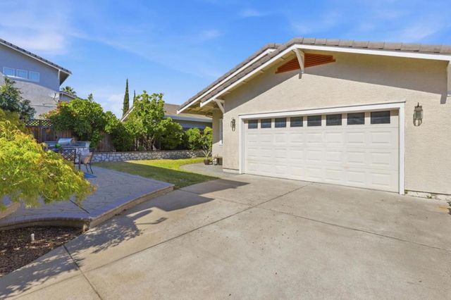 1201 Blue Parrot Court, Gilroy, CA 95020