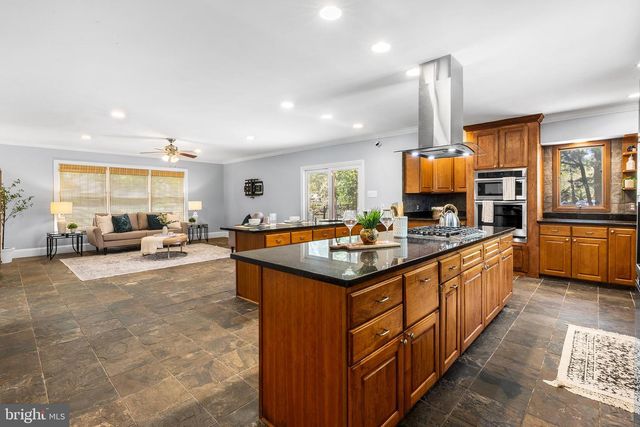 711 10TH ST, Riverton, NJ 08077