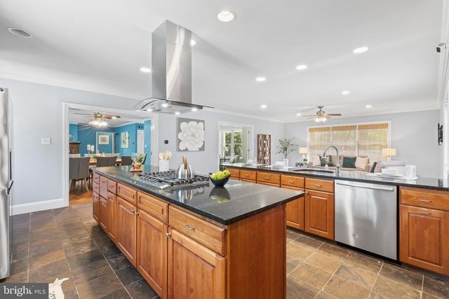 711 10TH ST, Riverton, NJ 08077