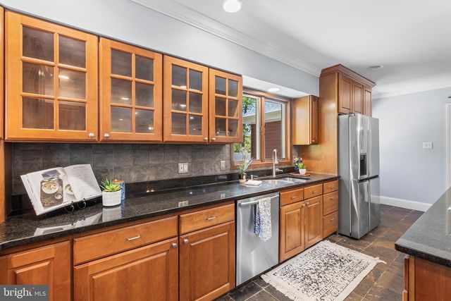 711 10TH ST, Riverton, NJ 08077