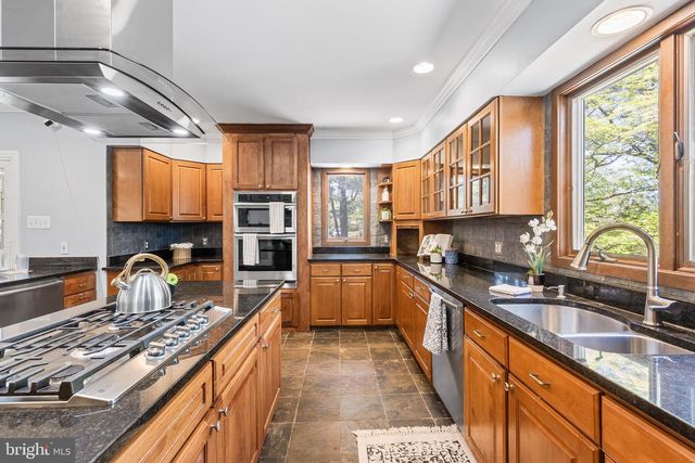 711 10TH ST, Riverton, NJ 08077