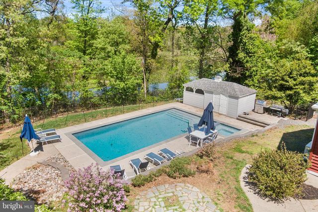 711 10TH ST, Riverton, NJ 08077