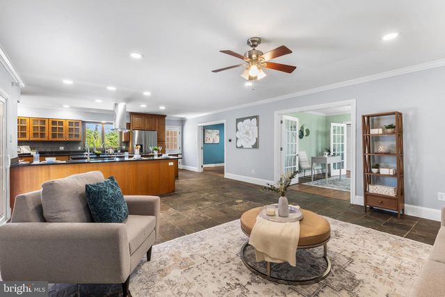 711 10TH ST, Riverton, NJ 08077