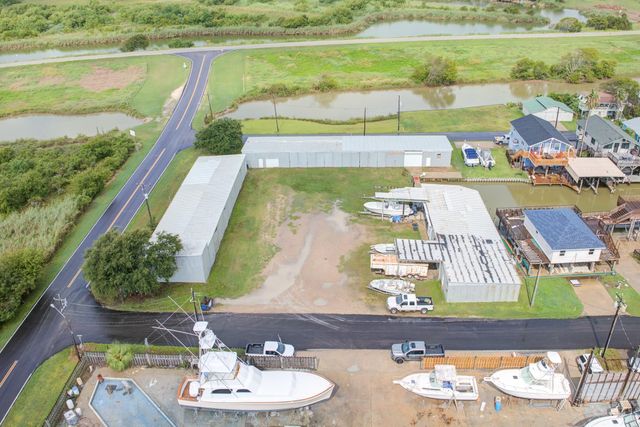 205 Marine Way, Freeport, TX 77541