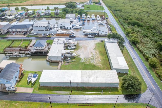 205 Marine Way, Freeport, TX 77541