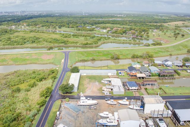 205 Marine Way, Freeport, TX 77541