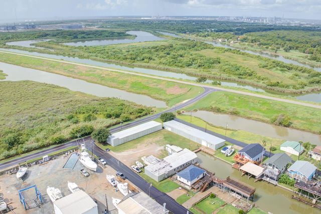 205 Marine Way, Freeport, TX 77541